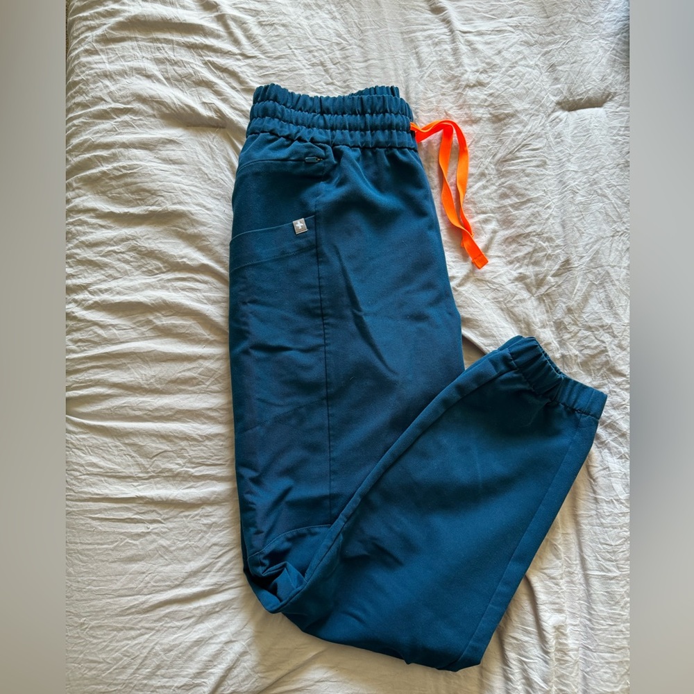 High waisted Caribbean blue FIGS joggers